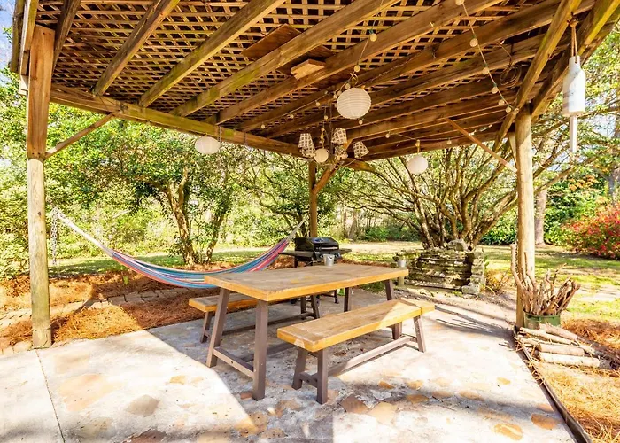 Hip Island House