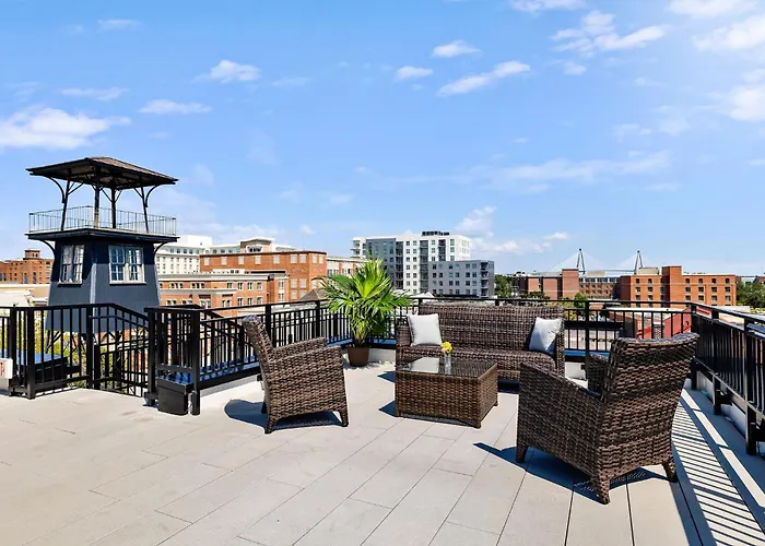 Fire Tower Downtown Gem 1Br With Balcony & Views
