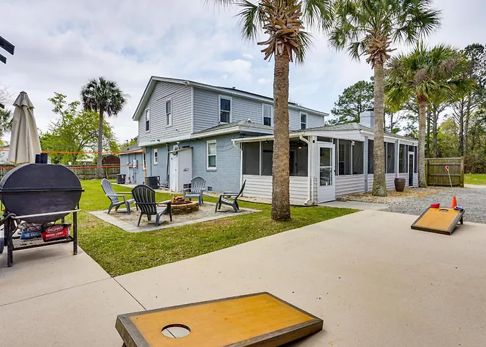 Screened Porch + Patio: Spacious Charleston Home!